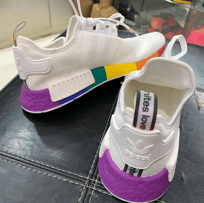 彩虹中底!adidas NMD R1 Pride实物图曝光! 货号:FY9024