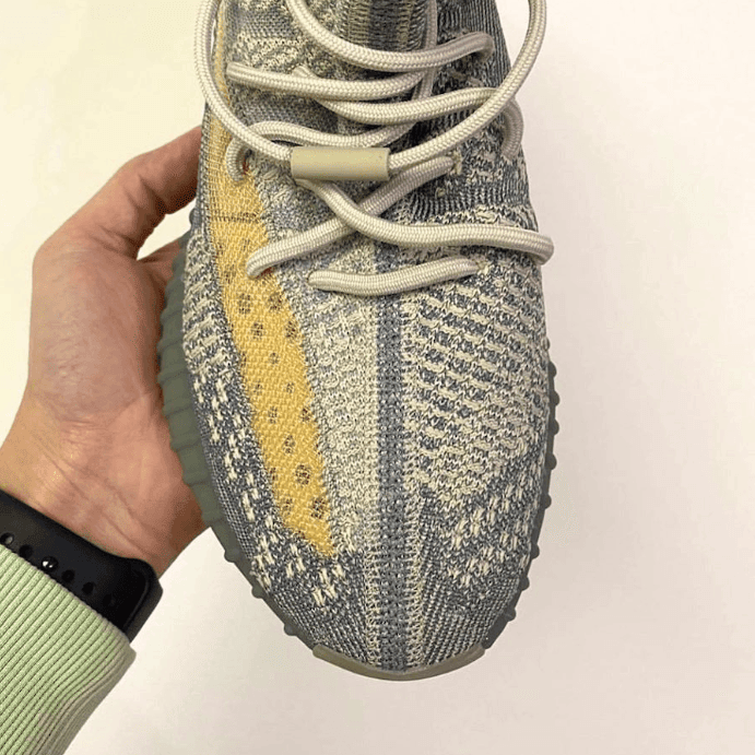 全新 Yeezy 350 V2曝光!实物清爽百搭!