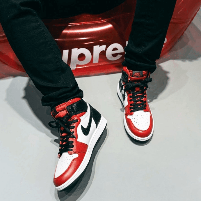 经典芝加哥配色+狂野蛇纹装扮!AJ1 “Satin Snake”八月登场! 货号:CD0461-601