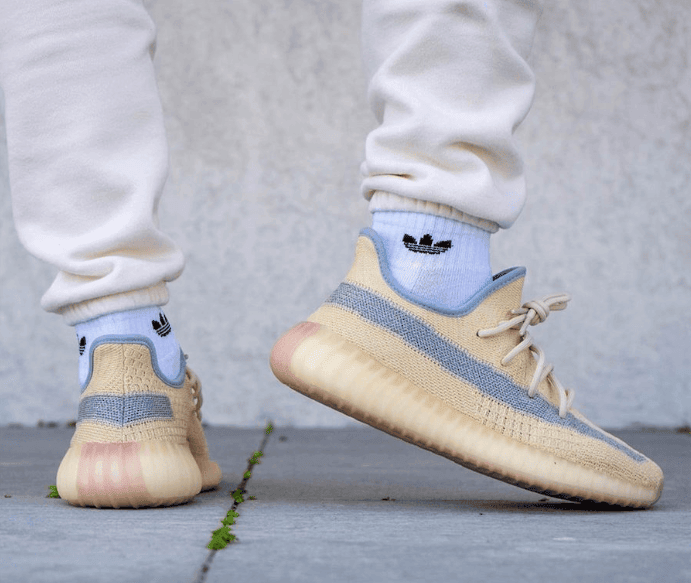 侧透满天星!上脚超清新!Yeezy 350 V2 “Linen”将于4月18日发售! 货号:FY5158
