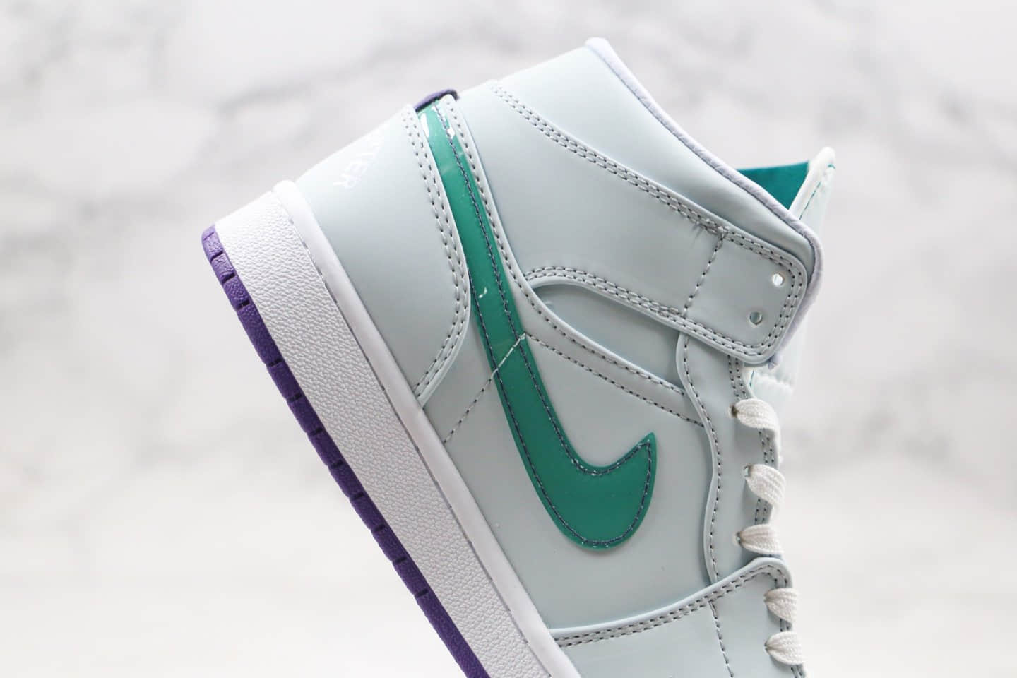 乔丹Air Jordan 1 Mid纯原版本中帮AJ1灰绿色鸳鸯钩正确鞋面卡色原盒原标 货号:CW5853-100