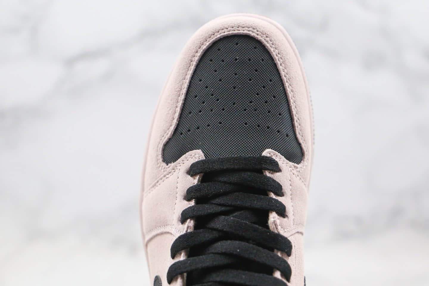 乔丹Air Jordan 1 Mid GS纯原版本中帮AJ1镭射粉色原盒原标原楦头纸板打造 货号:BQ6472-602