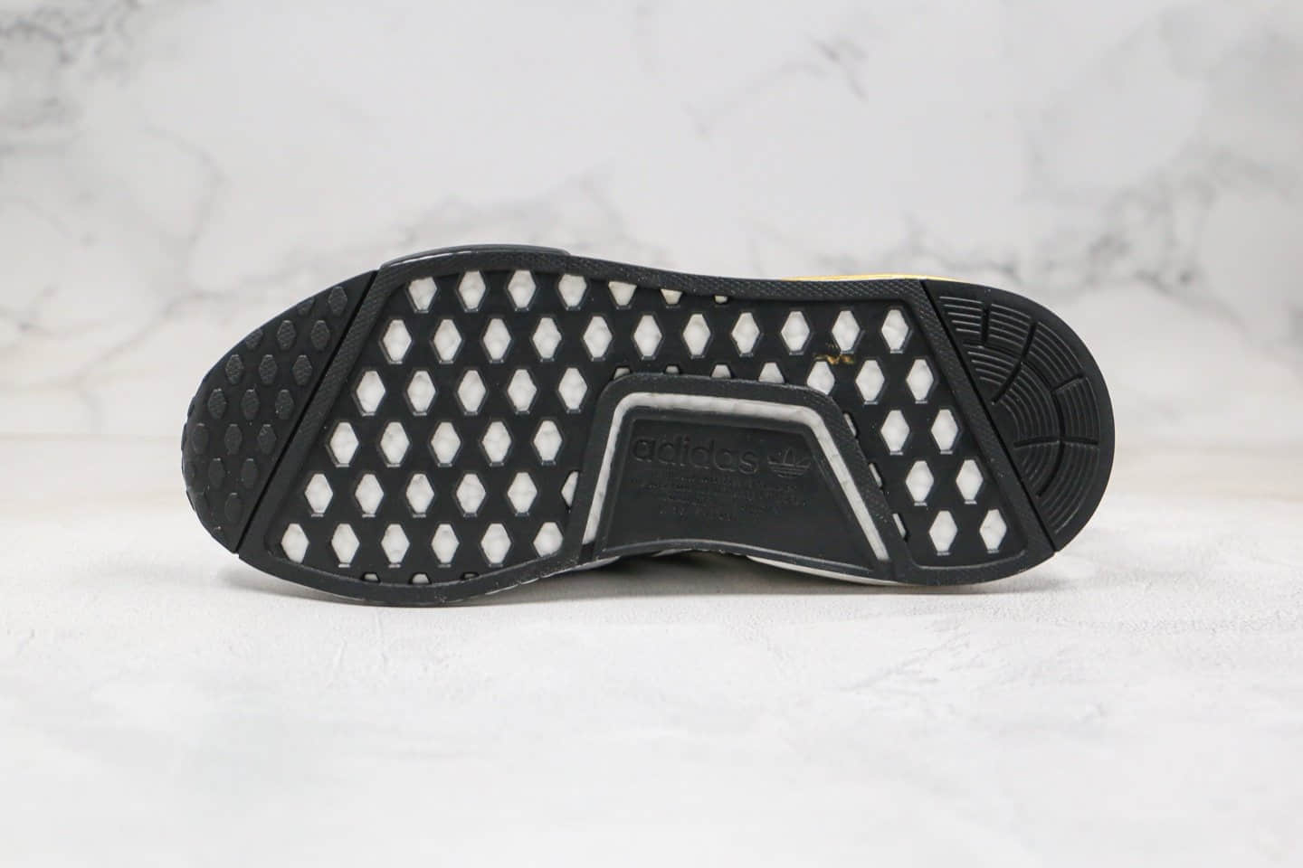 阿迪达斯Adidas Nmd R1纯原版本爆米花跑鞋白金黑色拼色正确Boost爆米花大底区别市面通货版本 货号:EG5662