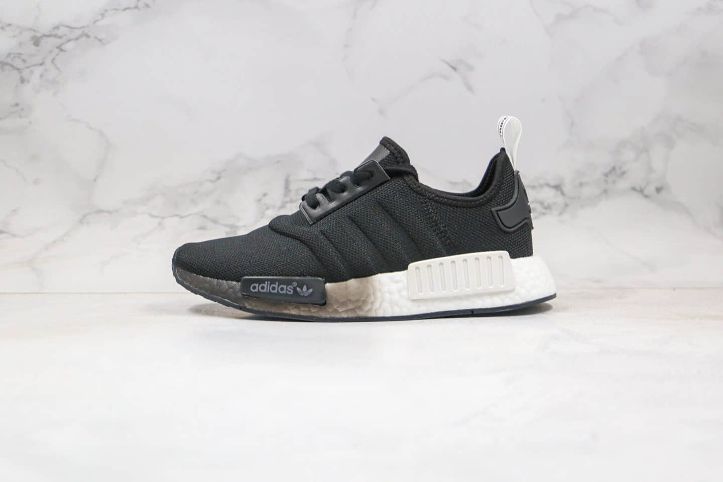 阿迪达斯adidas NMD R1纯原版本爆米花跑鞋黑白色拼色内置真Boost缓震大底原楦头纸板打造 货号:EF5861