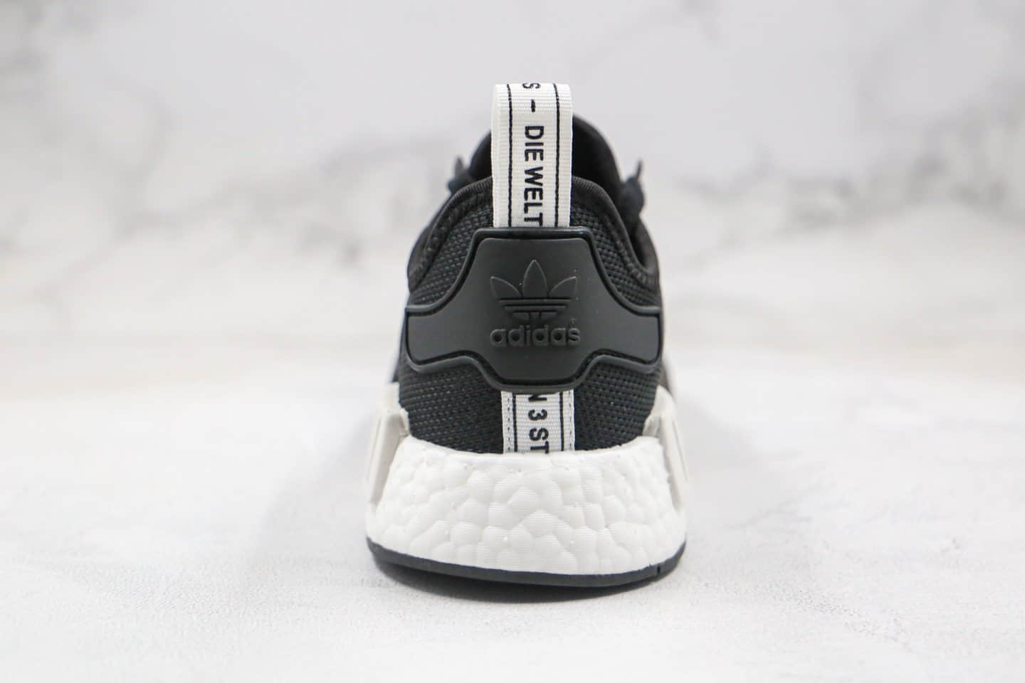 阿迪达斯adidas NMD R1纯原版本爆米花跑鞋黑白色拼色内置真Boost缓震大底原楦头纸板打造 货号:EF5861