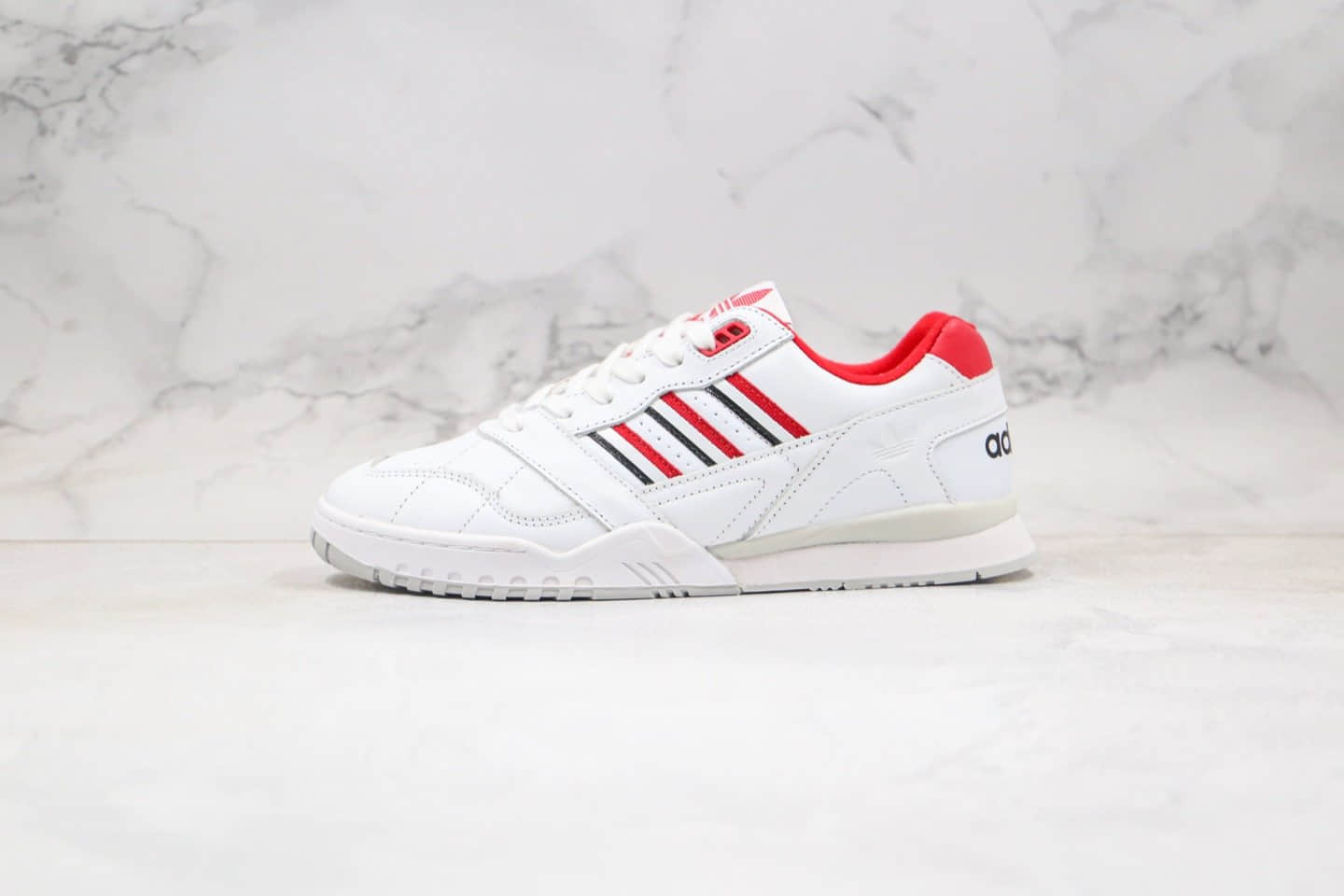 阿迪达斯adidas AR trainer纯原版本三道杠校园板鞋白红色正确头层皮革鞋面原鞋开模一比一打造 货号：EF5945