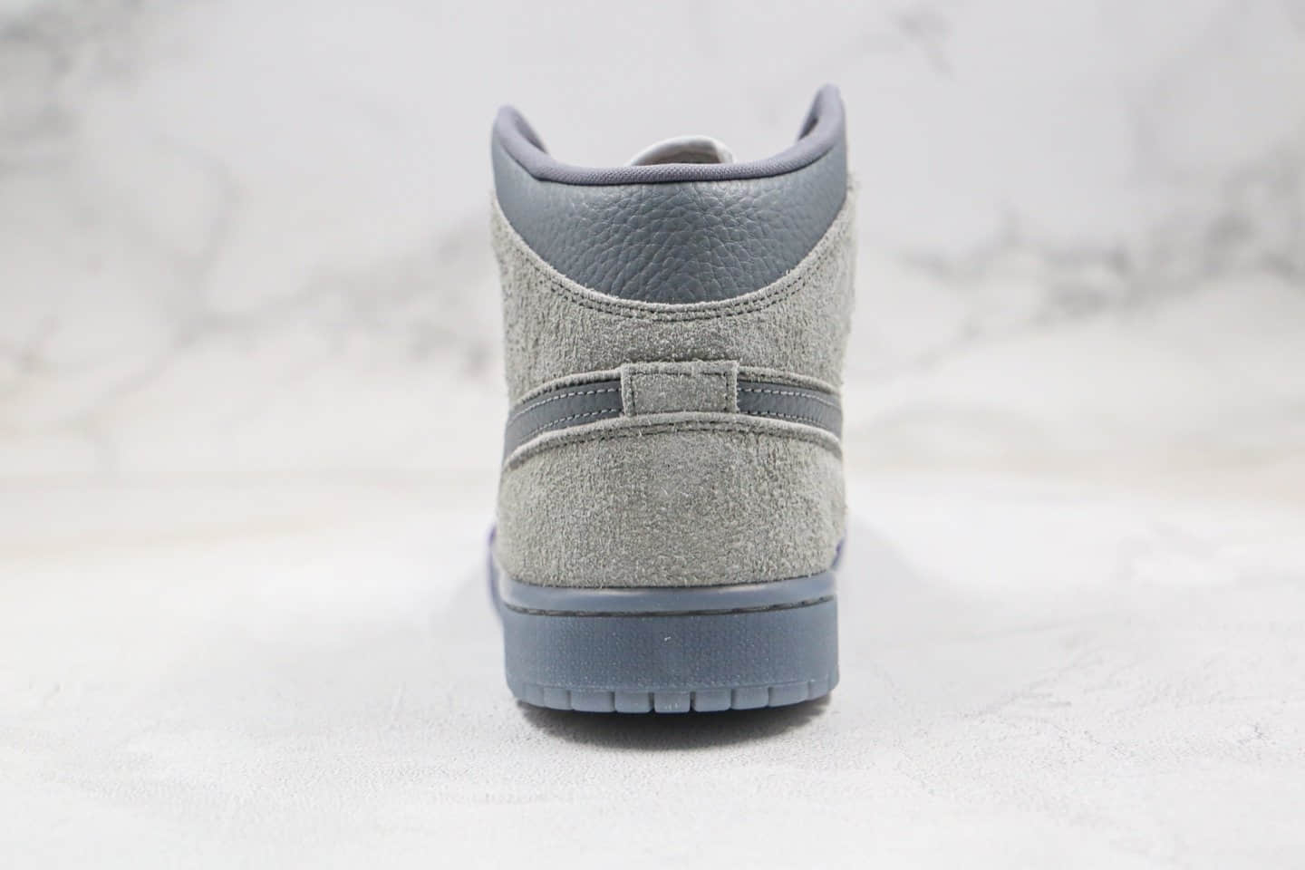 乔丹Air Jordan 1 Mid纯原版本中帮AJ1芝加哥设计师联名款侵染灰紫色原盒原标原鞋开模一比一打造 货号：CW5897-005