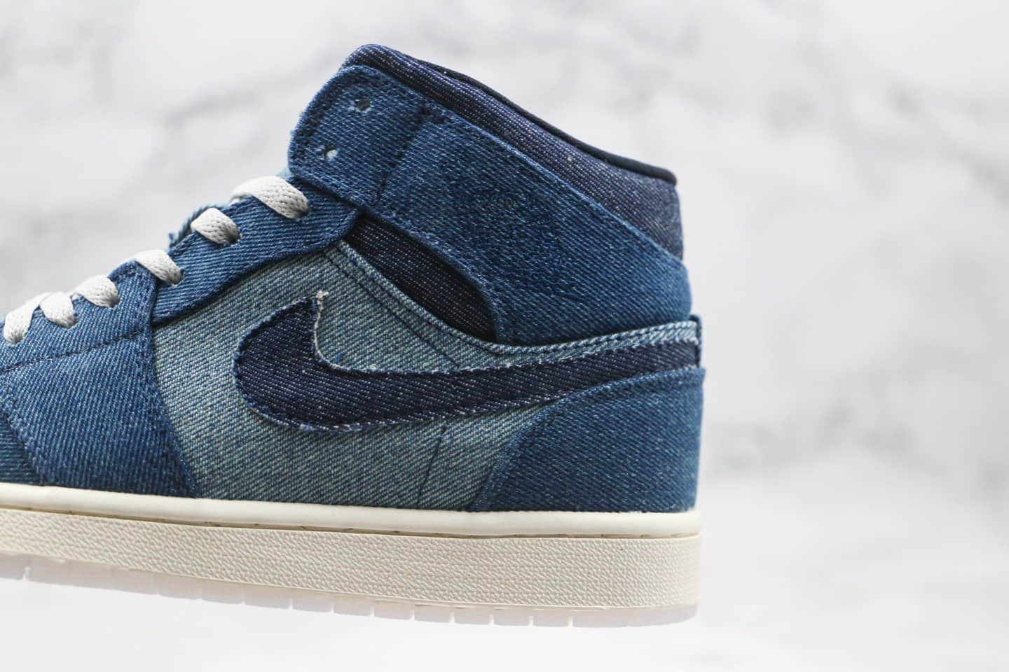 乔丹Air Jordan 1 Mid公司级版本中帮AJ1水洗牛仔蓝色市面最高工艺 货号:852542-009