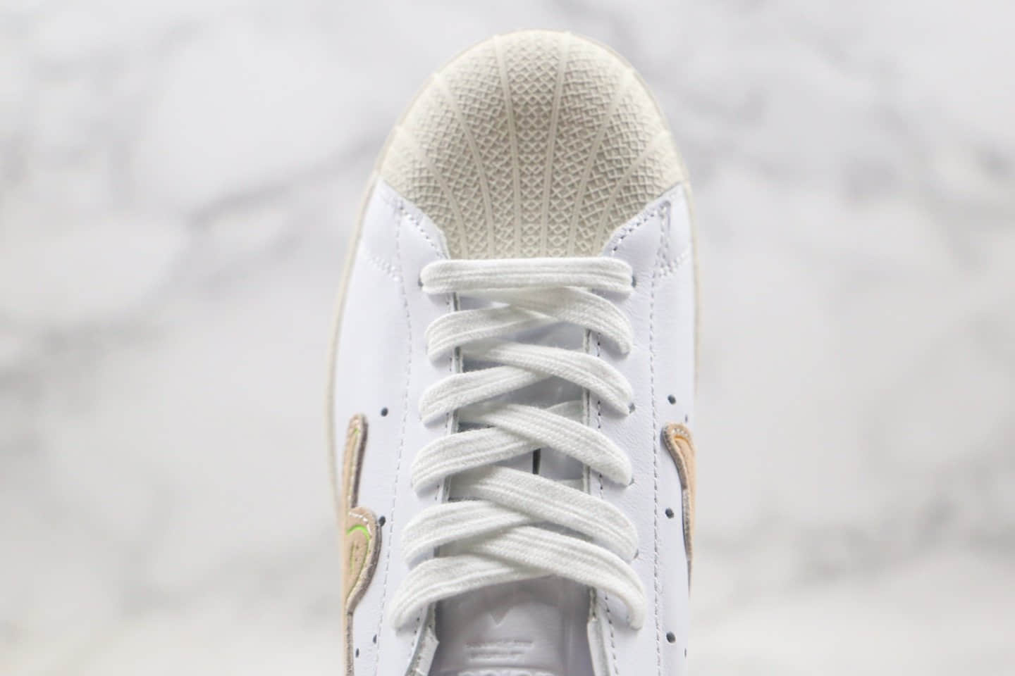 阿迪达斯adidas Superstar Shmoo x Mark Gonzales纯原版本联名款三叶草贝壳头和平鸽子米白色原鞋开模一比一打造 货号:FW8029