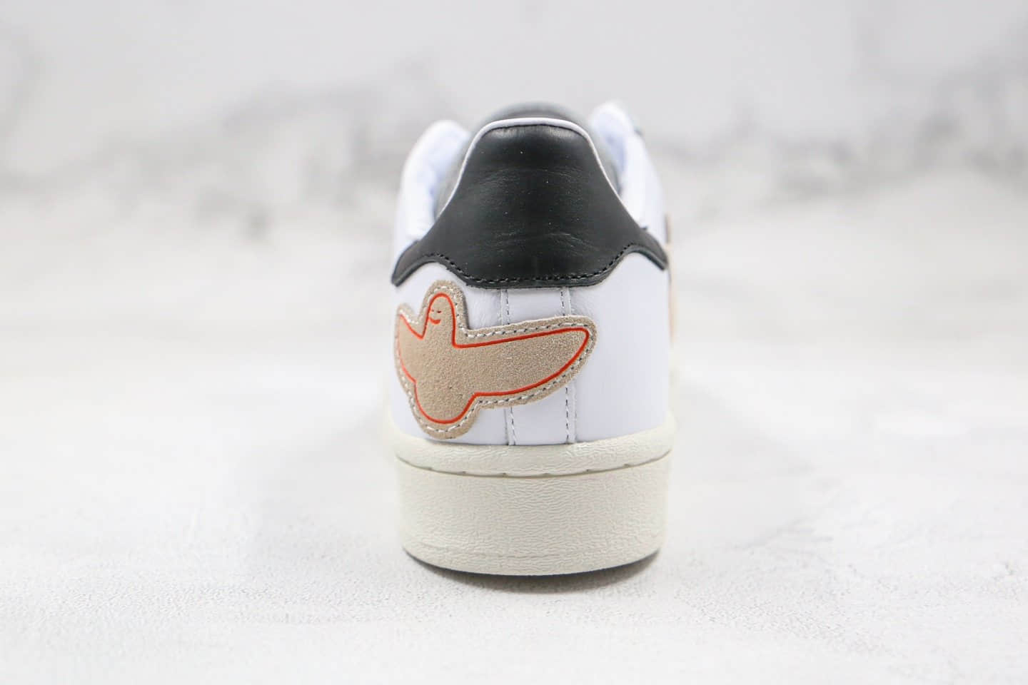 阿迪达斯adidas Superstar Shmoo x Mark Gonzales纯原版本联名款三叶草贝壳头和平鸽子米白色原鞋开模一比一打造 货号:FW8029