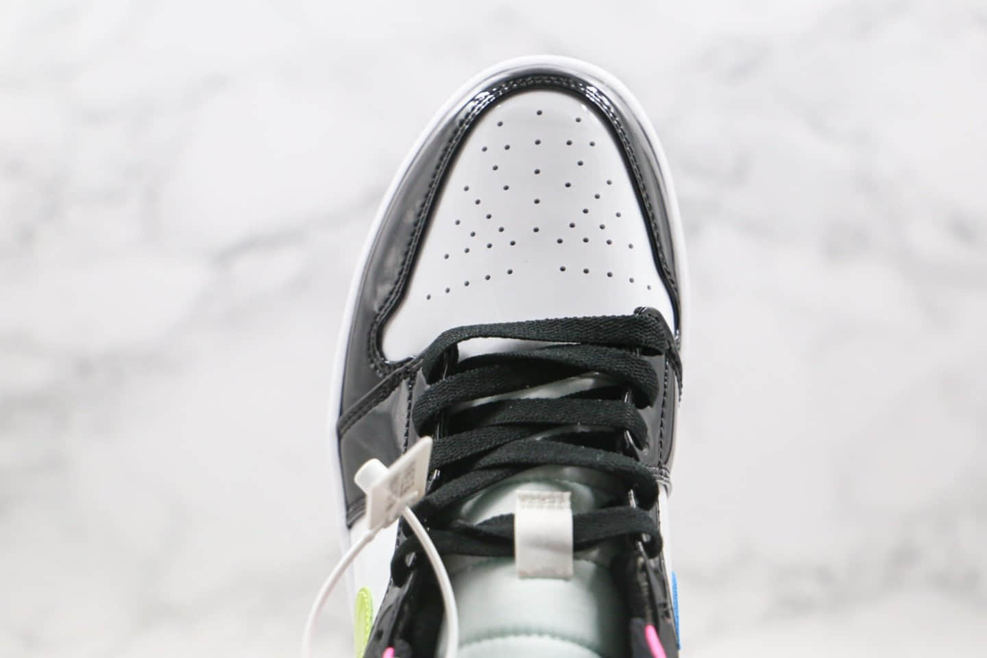 乔丹Air Jordan 1 Mid GS Patent Multi纯原版本中帮AJ1黑粉白糖果色鸳鸯钩正确后跟定型 货号:CZ9834-100