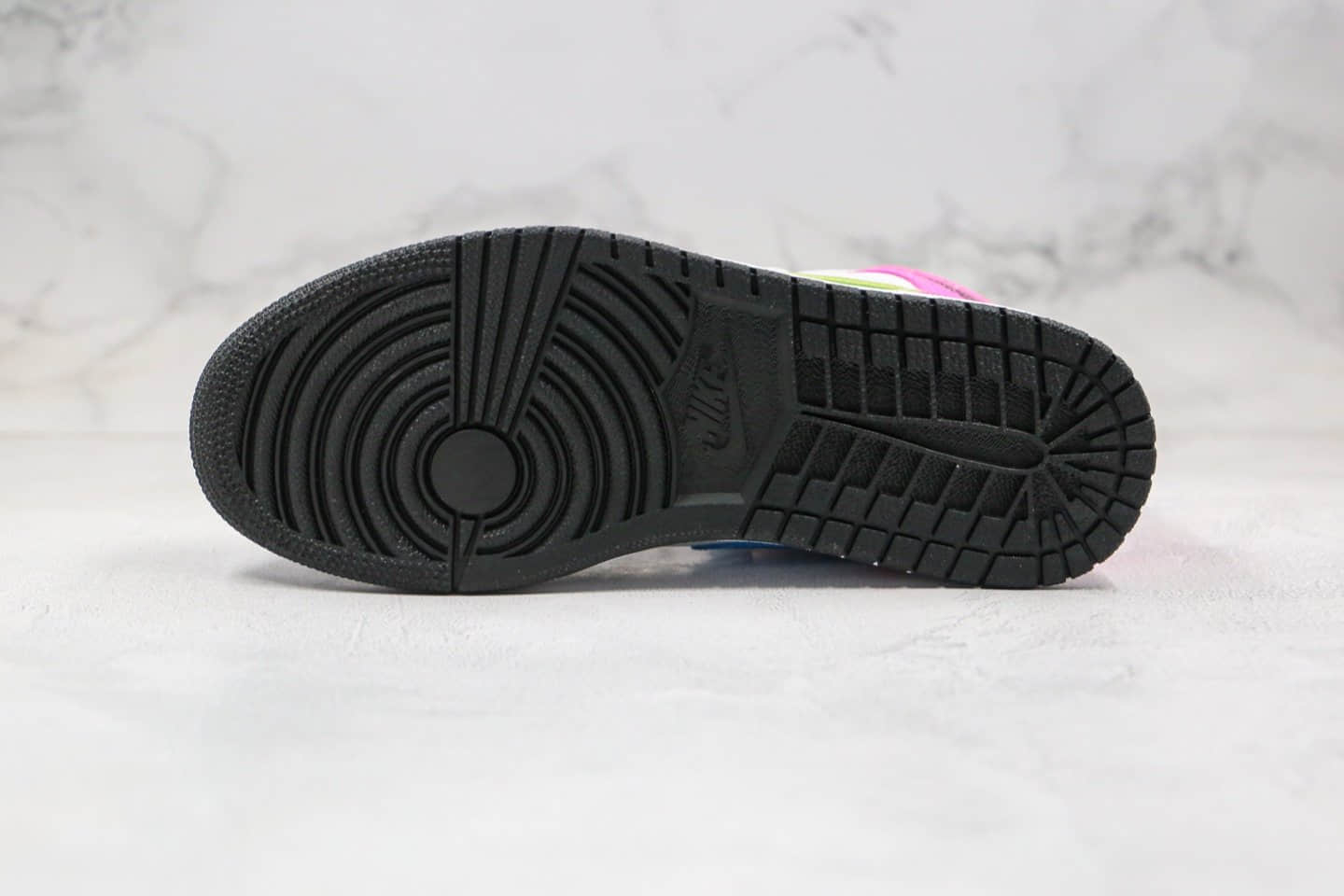 乔丹Air Jordan 1 Mid GS Patent Multi纯原版本中帮AJ1黑粉白糖果色鸳鸯钩正确后跟定型 货号:CZ9834-100