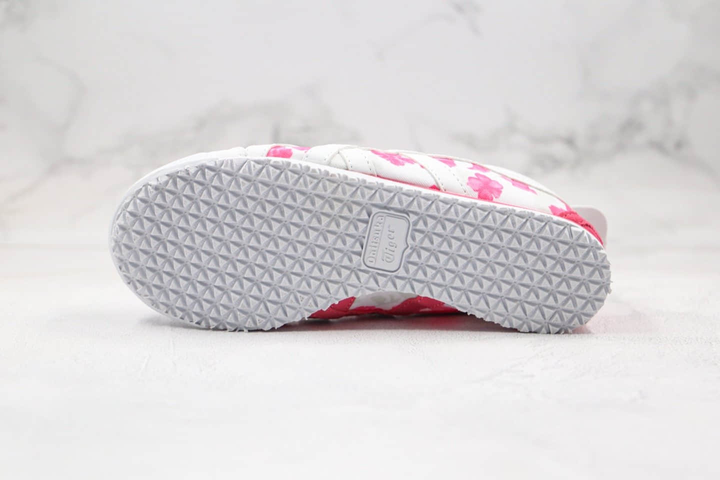 亚瑟士Asics OnitsukaTiger纯原版本鬼冢虎一脚蹬懒人鞋花卉配色原鞋开模一比一打造 货号:1183B430-700