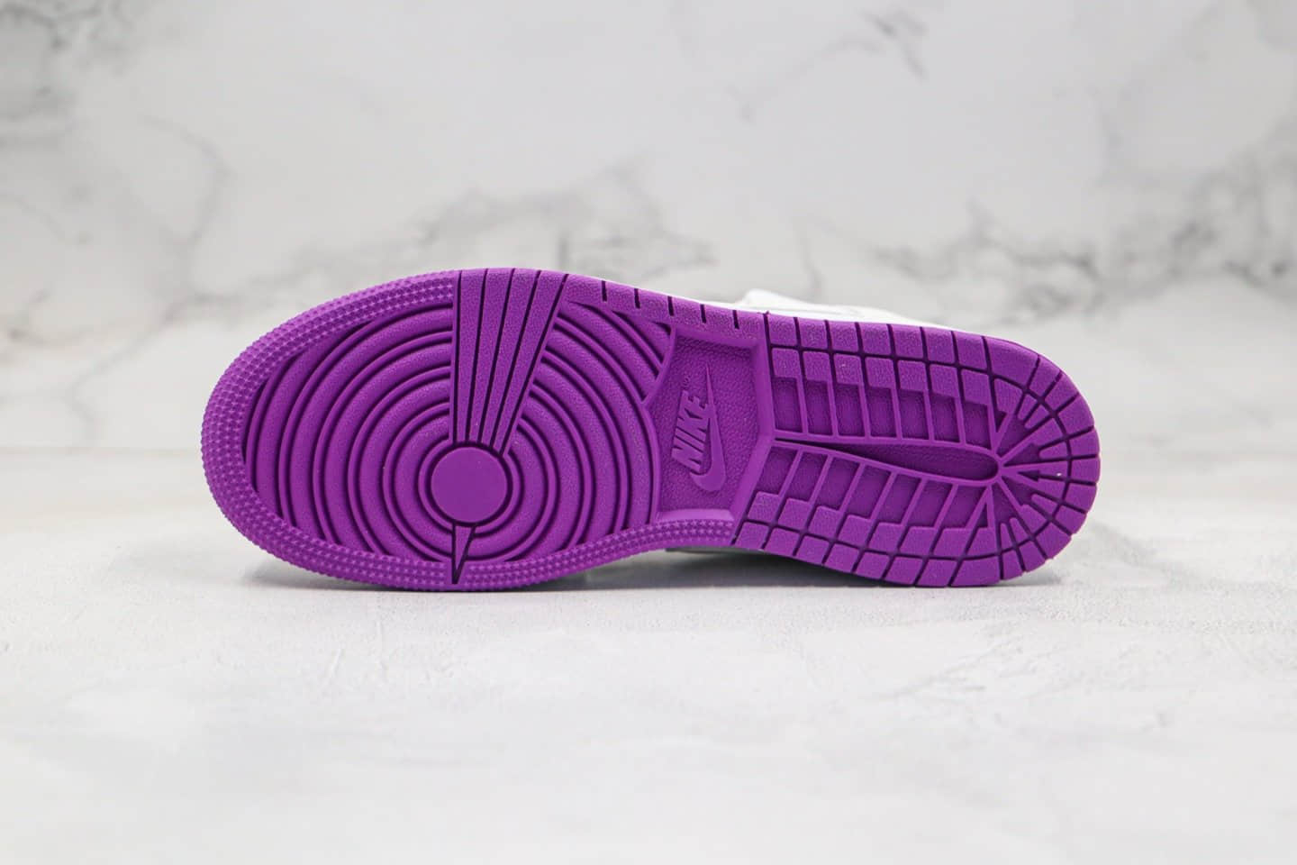 乔丹Air Jordan MID纯原版本中帮AJ1变色龙白粉色原盒原标原楦头纸板打造 货号：555112-id