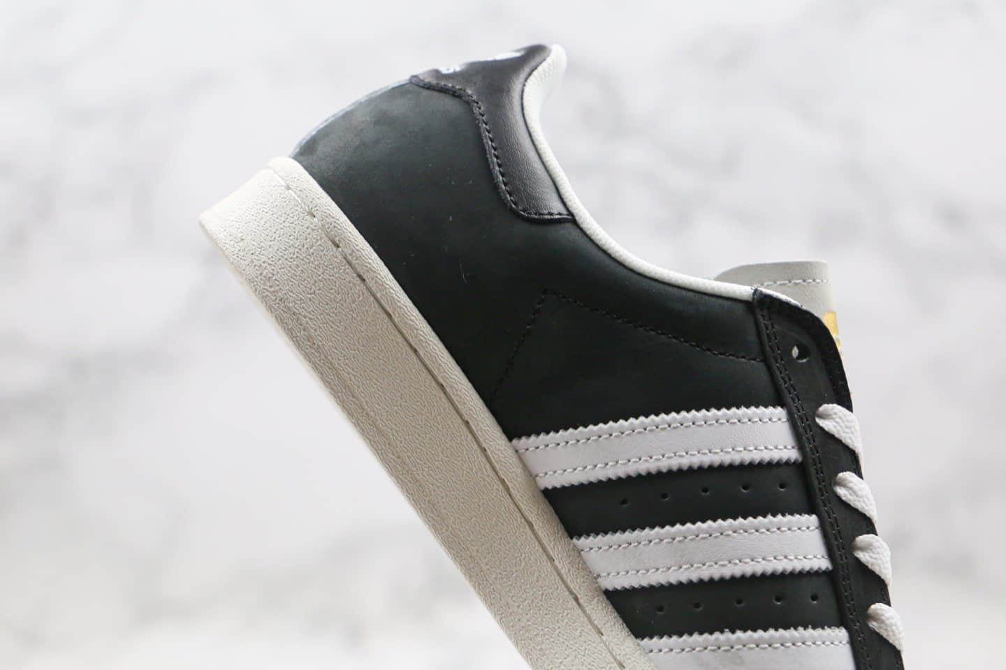 阿迪达斯Adidas Superstar Originals纯原版本三叶草贝壳头五十周年黑白阴阳灰黑白色原盒原标原楦头纸板打造 货号:FV0323