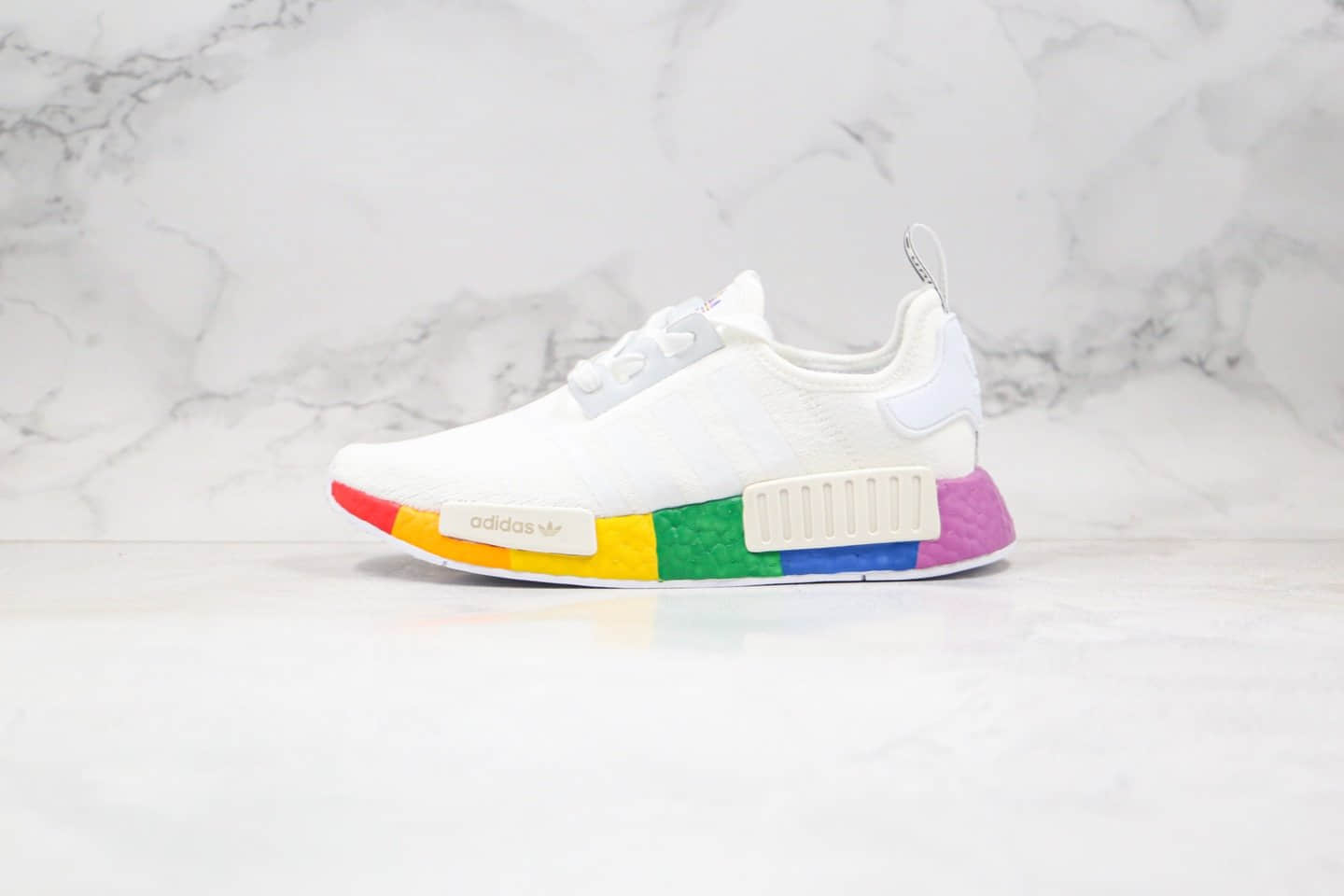 阿迪达斯Adidas Boost NMD R1纯原版本爆米花跑鞋NMD撞色白彩虹配色区别市面通货版本 货号:FY9024