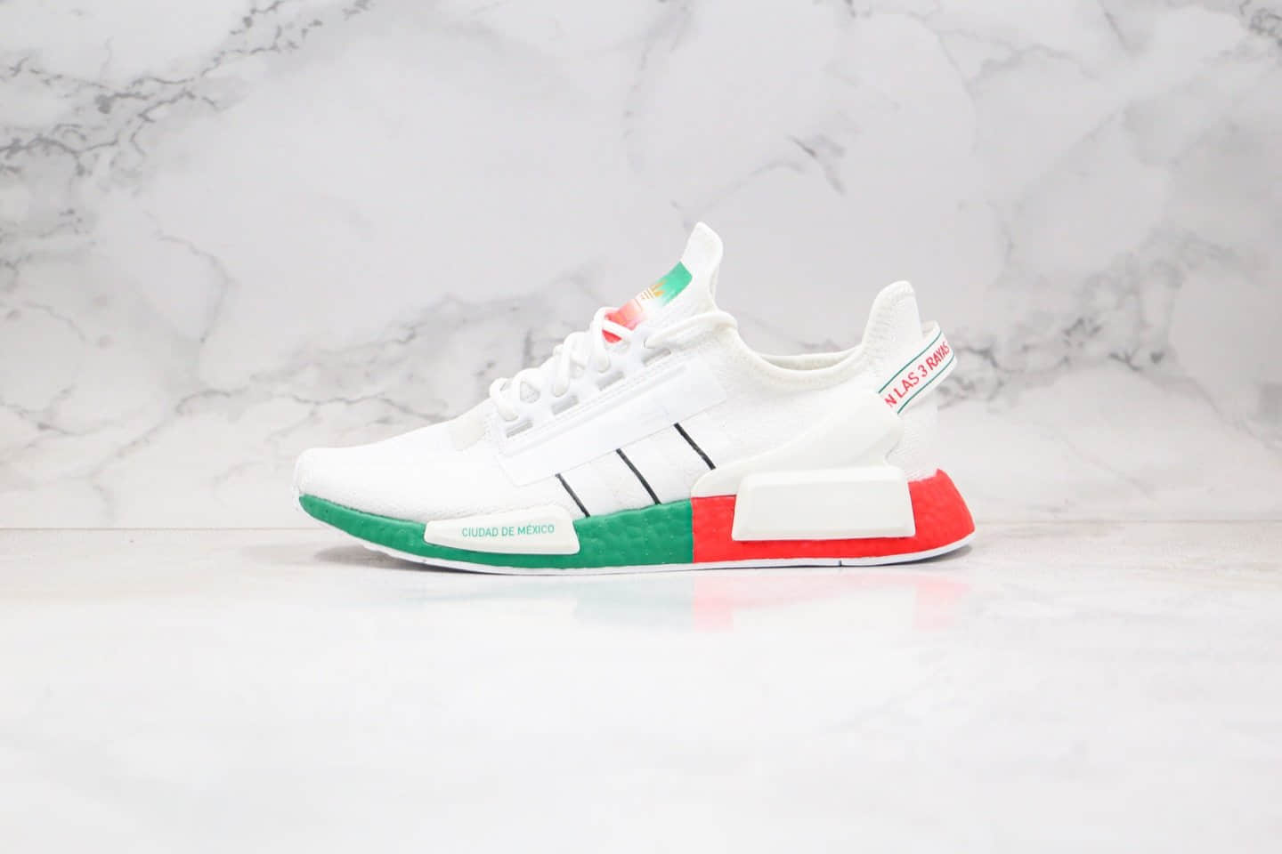 阿迪达斯Adidas NMD_R1 V2 Boost纯原版本爆米花跑鞋NMD二代白红绿色原厂爆米花鞋底区别市面通货版本 货号:FY1160