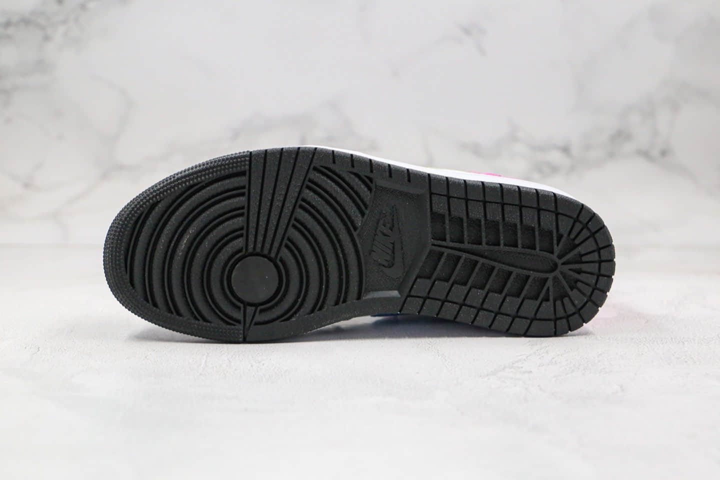乔丹Air Jordan 1 Mid GS Patent Multi纯原版本中帮AJ1黑白粉绿糖果配色内置气垫正确鞋面材质 货号：CZ9834-100