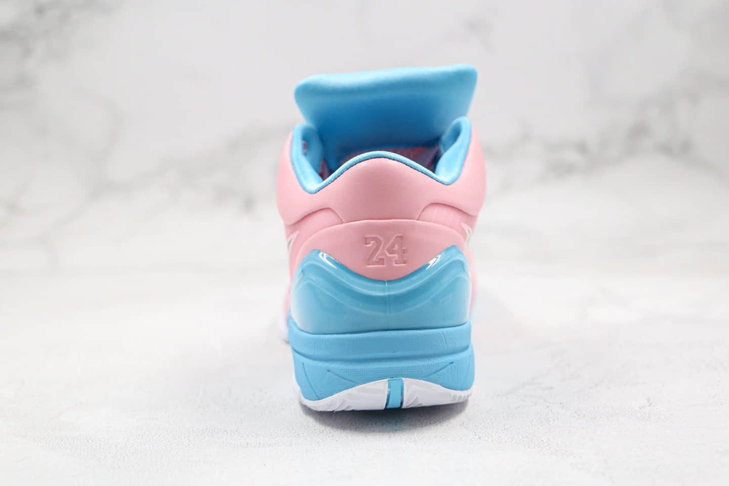 耐克Nike Zoom Kobe 4 Protro WIZENARD纯原版本科比4代粉蓝色实战篮球鞋内置气垫原厂真碳板 货号：AV6339-601