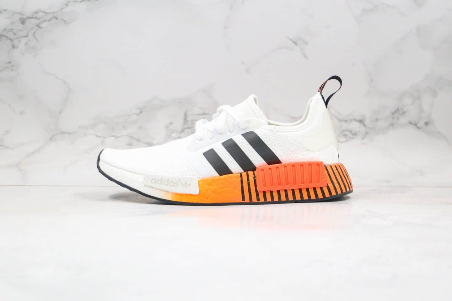 阿迪达斯Adidas Originals NMD_R1 White Black Sun Orange纯原版本三叶草NMD条纹落日橙渐变黑色内置真爆米花中底 货号:FW3648