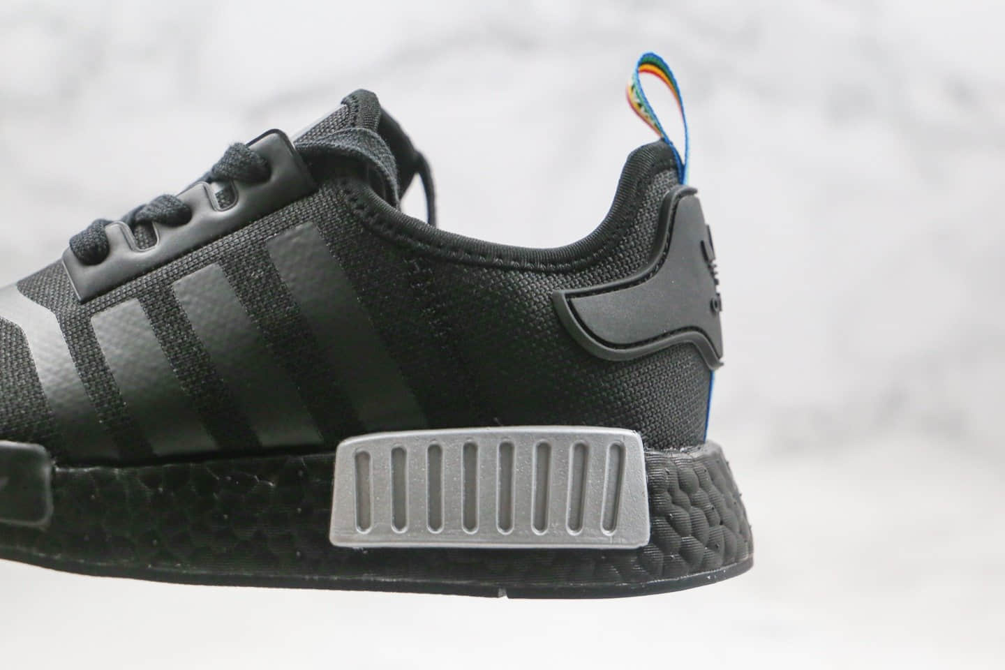 阿迪达斯Adidas NMD R1纯原版本黑银色撞色爆米花跑鞋原盒原标原档案数据开发 货号:Q47261