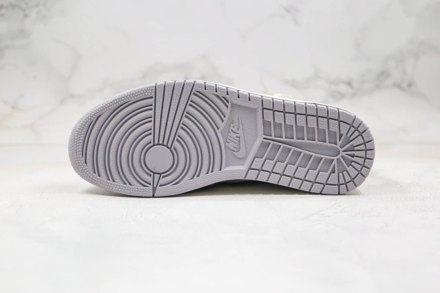 乔丹Air Jordan 1纯原版本高帮AJ1香芋灰色麂皮原厂鞋面材质正确后跟定型 货号:AH7389-101