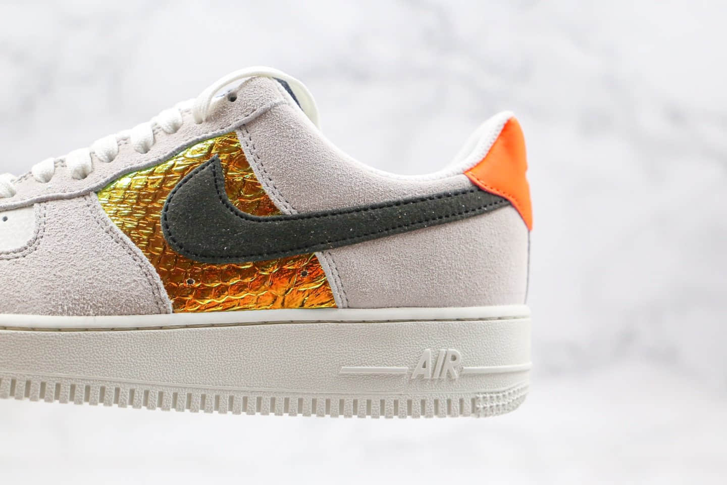 耐克Nike Air Force 1 Low IridescentSnakeskin纯原版本低帮空军一号灰黑金色鱼鳞纹全息蛇纹内置气垫正确鞋面卡色 货号:CW2657-001