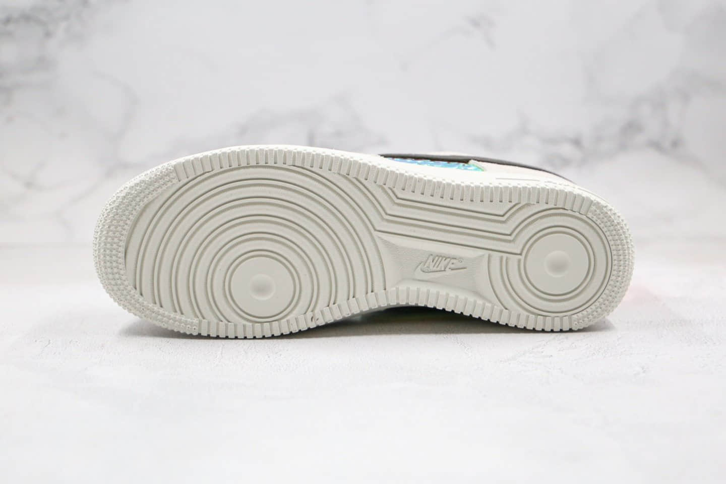 耐克Nike Air Force 1 Low IridescentSnakeskin纯原版本低帮空军一号灰黑金色鱼鳞纹全息蛇纹内置气垫正确鞋面卡色 货号:CW2657-001