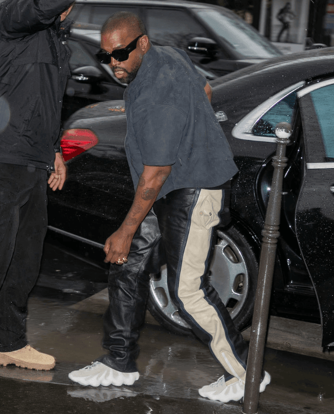 Yeezy 451 Sample实物曝光!独特火山造型外底!