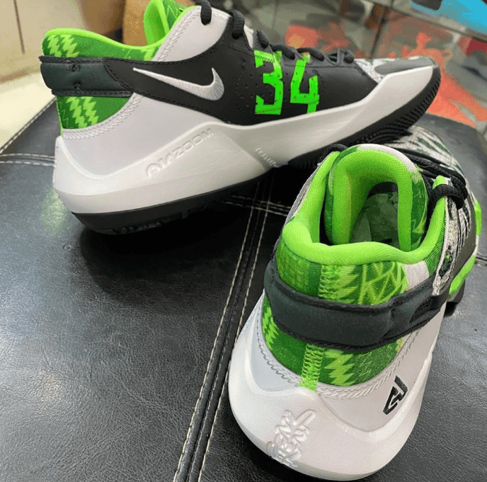 疑似字母哥二代战靴 Zoom Freak 2实物图曝光!今年6月发售!