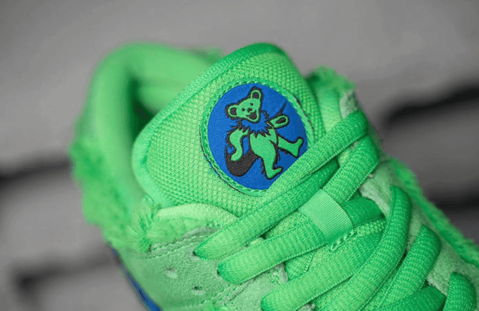 Grateful Dead x Nike SB Dunk Low黄色小熊细节图曝光!