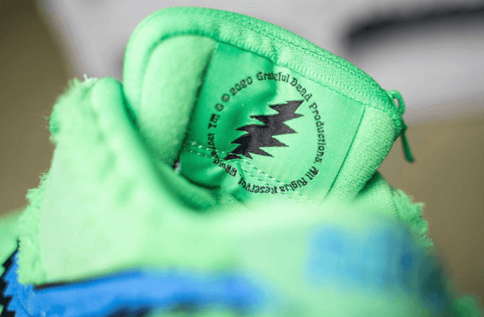 Grateful Dead x Nike SB Dunk Low黄色小熊细节图曝光!