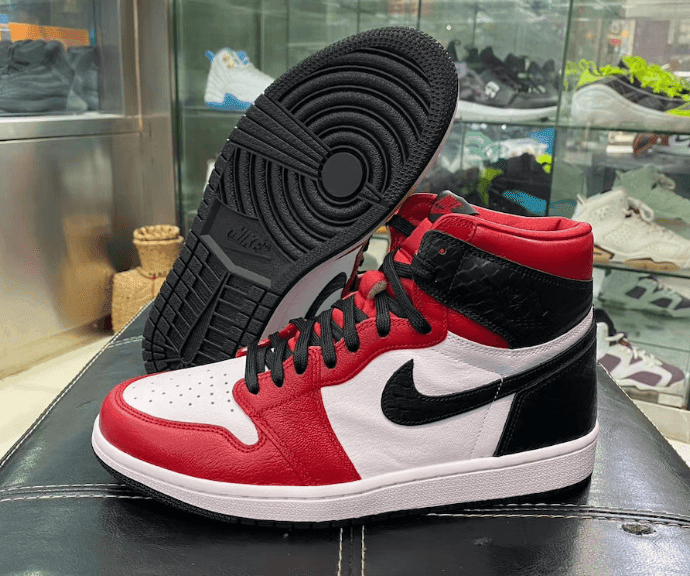 芝加哥丝绸蛇纹AJ1最新实物图曝光!8月15日发售! 货号:CD0461-601