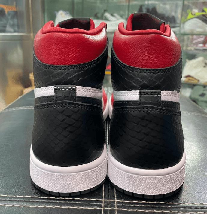 芝加哥丝绸蛇纹AJ1最新实物图曝光!8月15日发售! 货号:CD0461-601