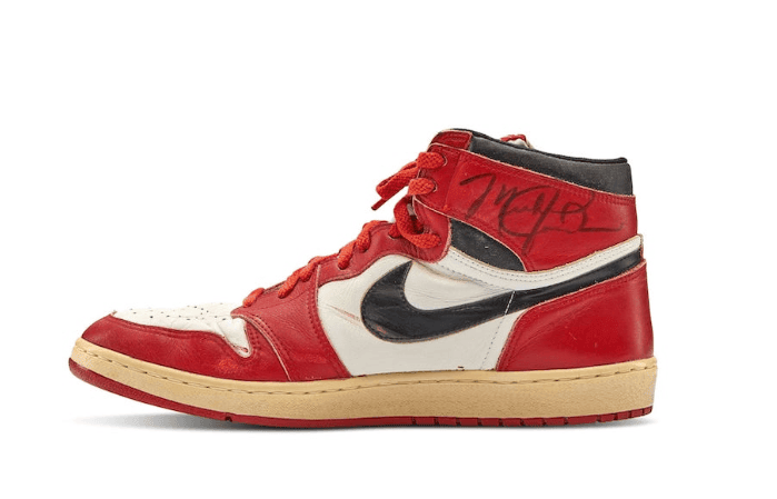 乔丹1985年比赛亲穿AJ1芝加哥拍卖!起拍价十万美元!惊人!