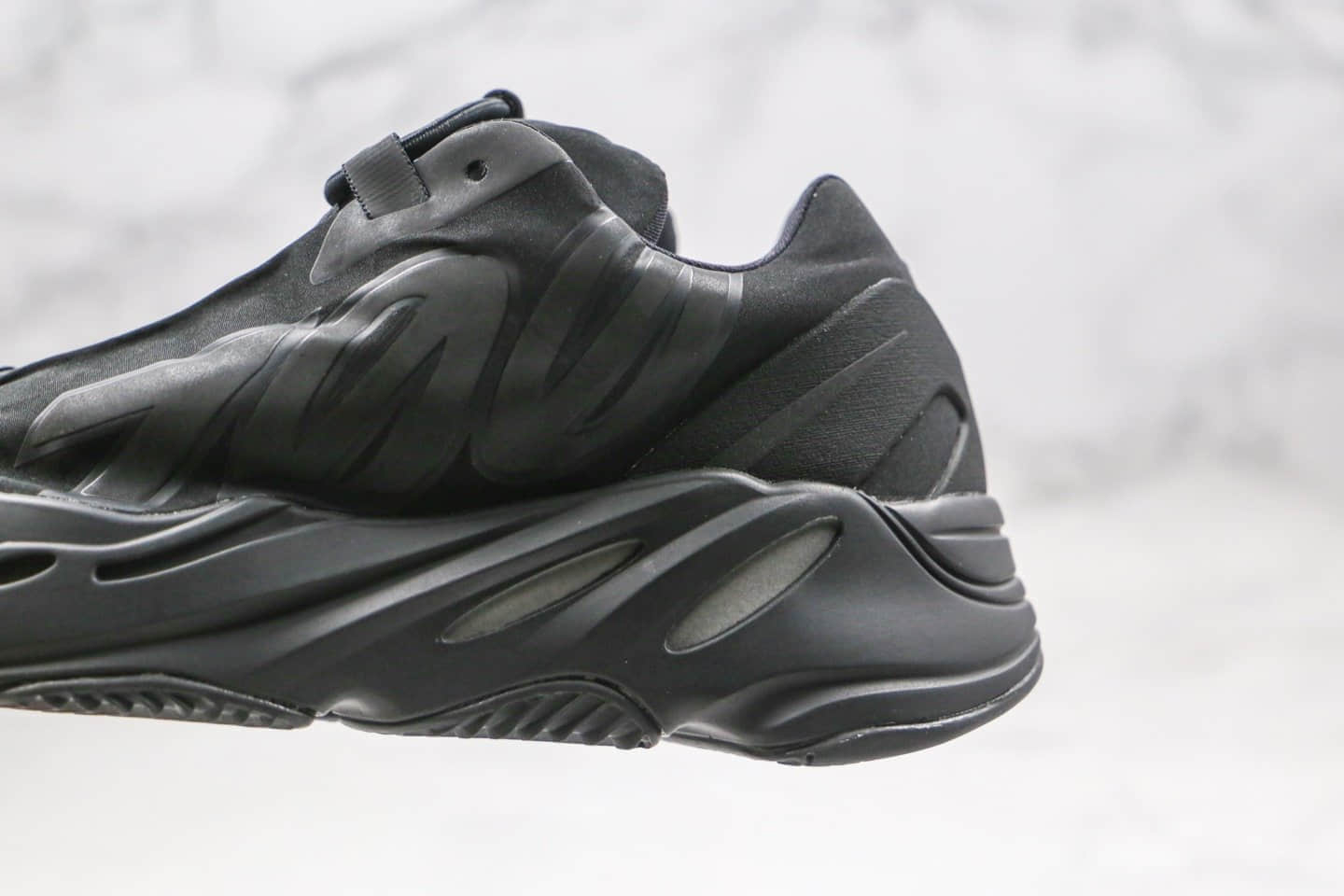 阿迪达斯Adidas Yeezy Boost 700V3纯原版本椰子700三代爆米花跑鞋黑色原楦头纸板打造 货号:FV4440