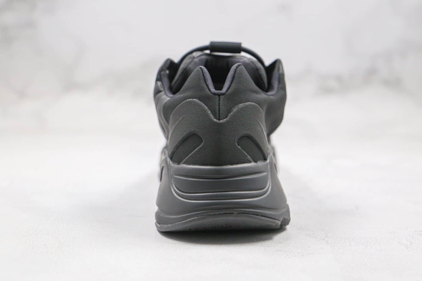 阿迪达斯Adidas Yeezy Boost 700V3纯原版本椰子700三代爆米花跑鞋黑色原楦头纸板打造 货号:FV4440