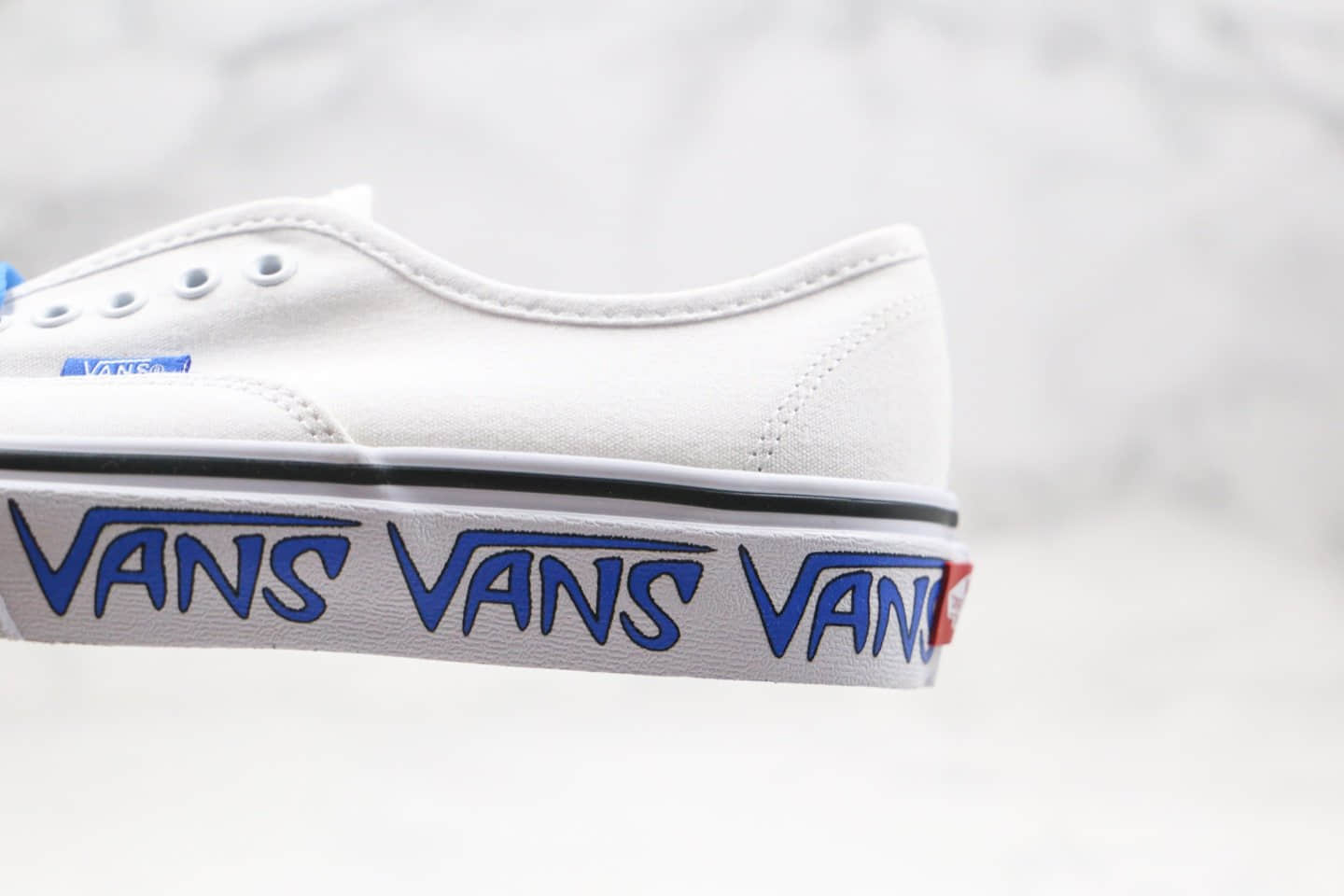 万斯Vans Authentic BMX公司级版本安纳海姆低帮侧边字母印花涂鸦白蓝色原厂硫化大底内置钢印 货号:VN0A38EMQ9M