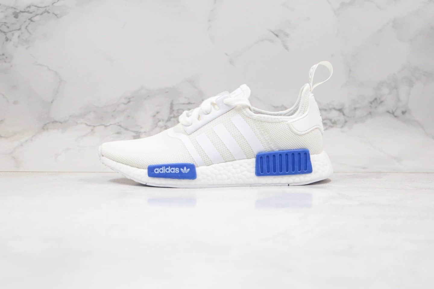 阿迪达斯adidas NMD R1公司级版本慢跑鞋白蓝色真爆大底 货号:AQ1785