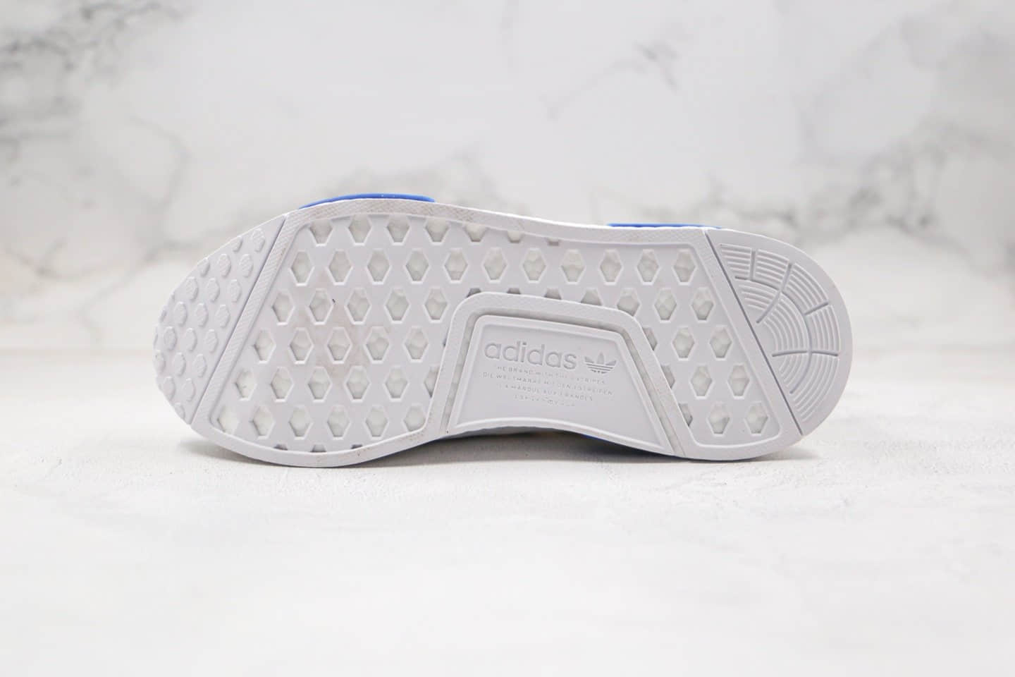 阿迪达斯adidas NMD R1公司级版本慢跑鞋白蓝色真爆大底 货号:AQ1785