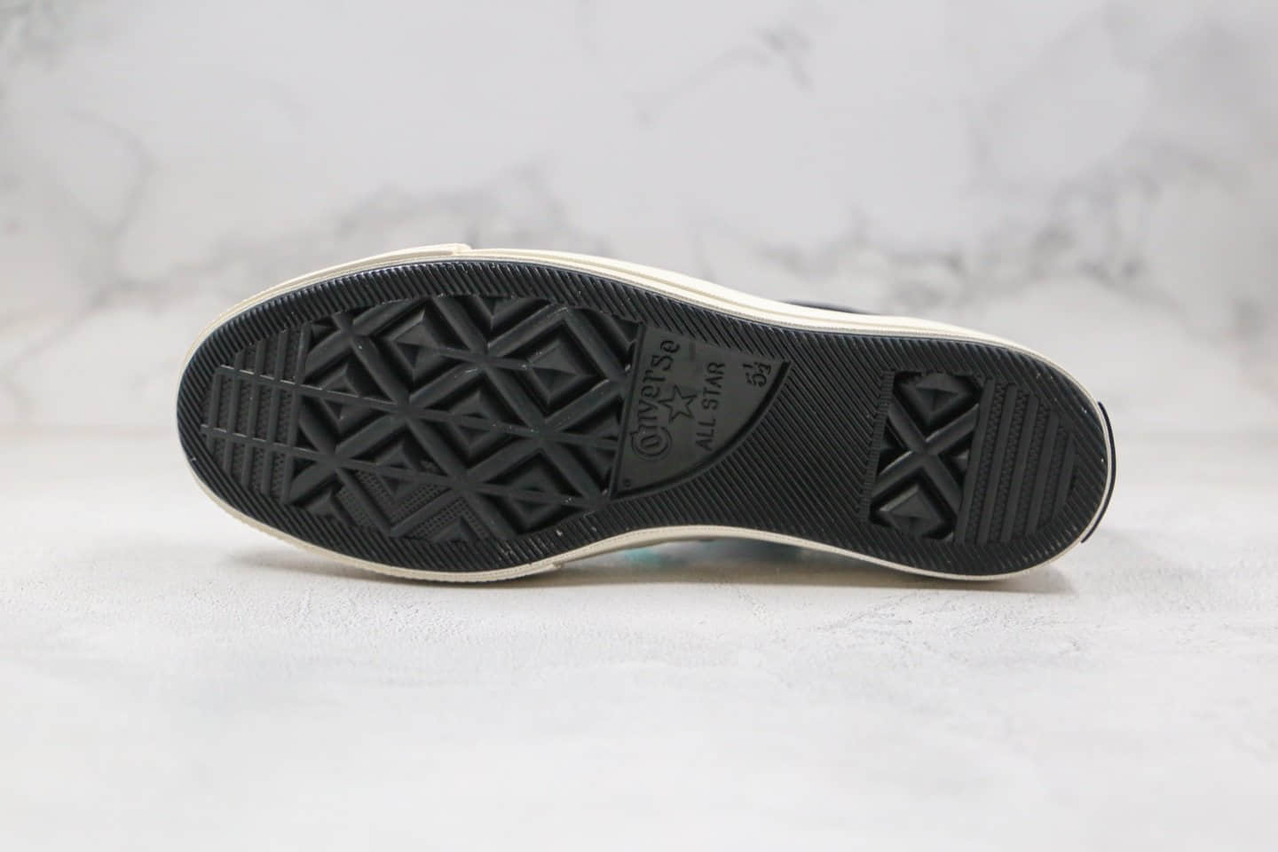 匡威Converse x Scooby-Doo公司级版本史酷比联名款高帮黑白色人物涂鸦帆布鞋原档案数据开发 货号:169072C