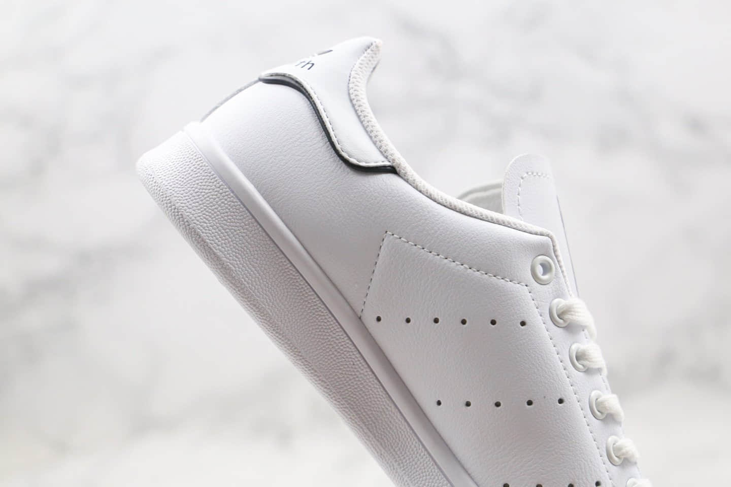 阿迪达斯Adidas Originals Stan Smith W纯原版本三叶草史密斯亮白色黑标小白鞋正确头层牛皮材质 货号:FU6895