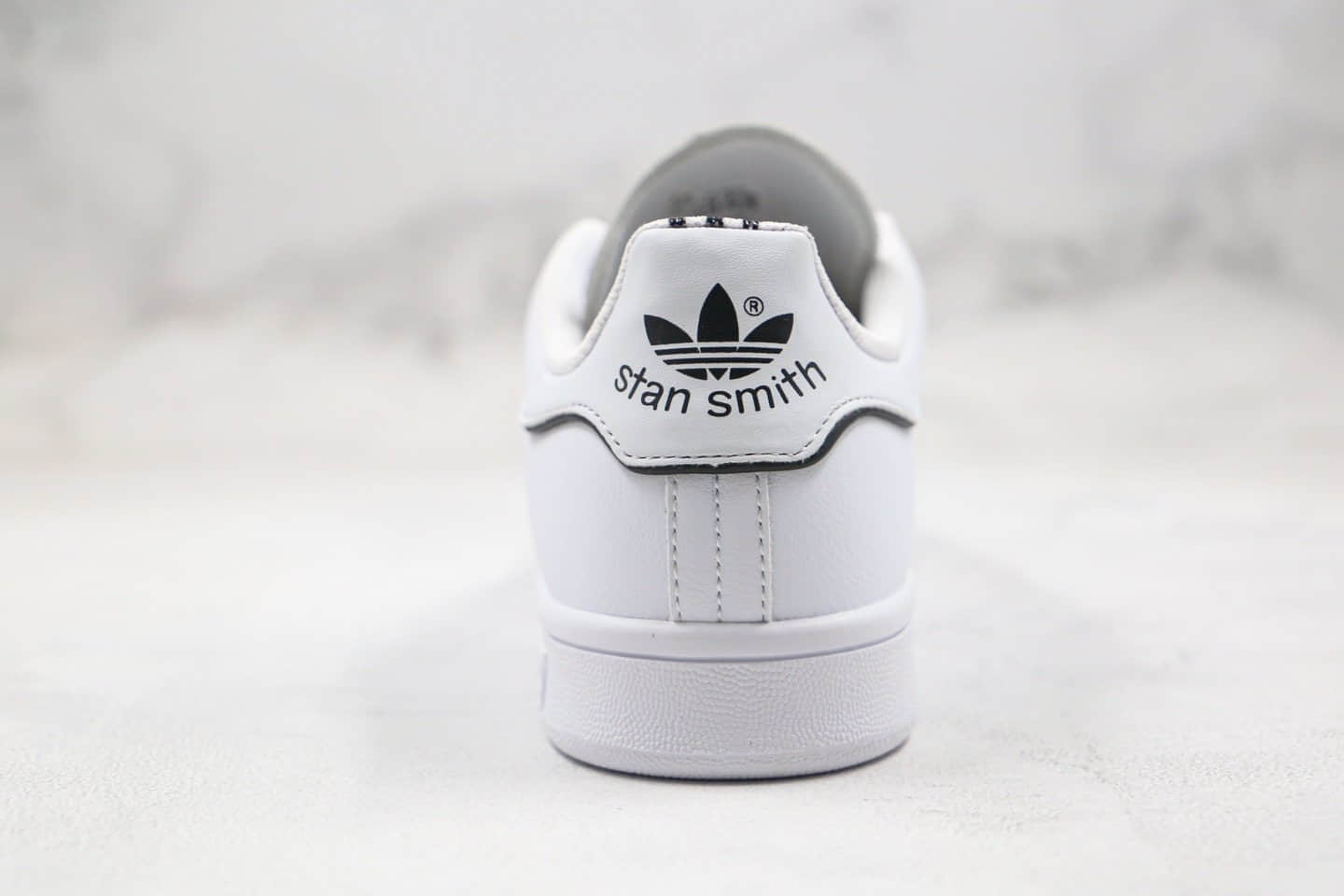 阿迪达斯Adidas Originals Stan Smith W纯原版本三叶草史密斯亮白色黑标小白鞋正确头层牛皮材质 货号:FU6895