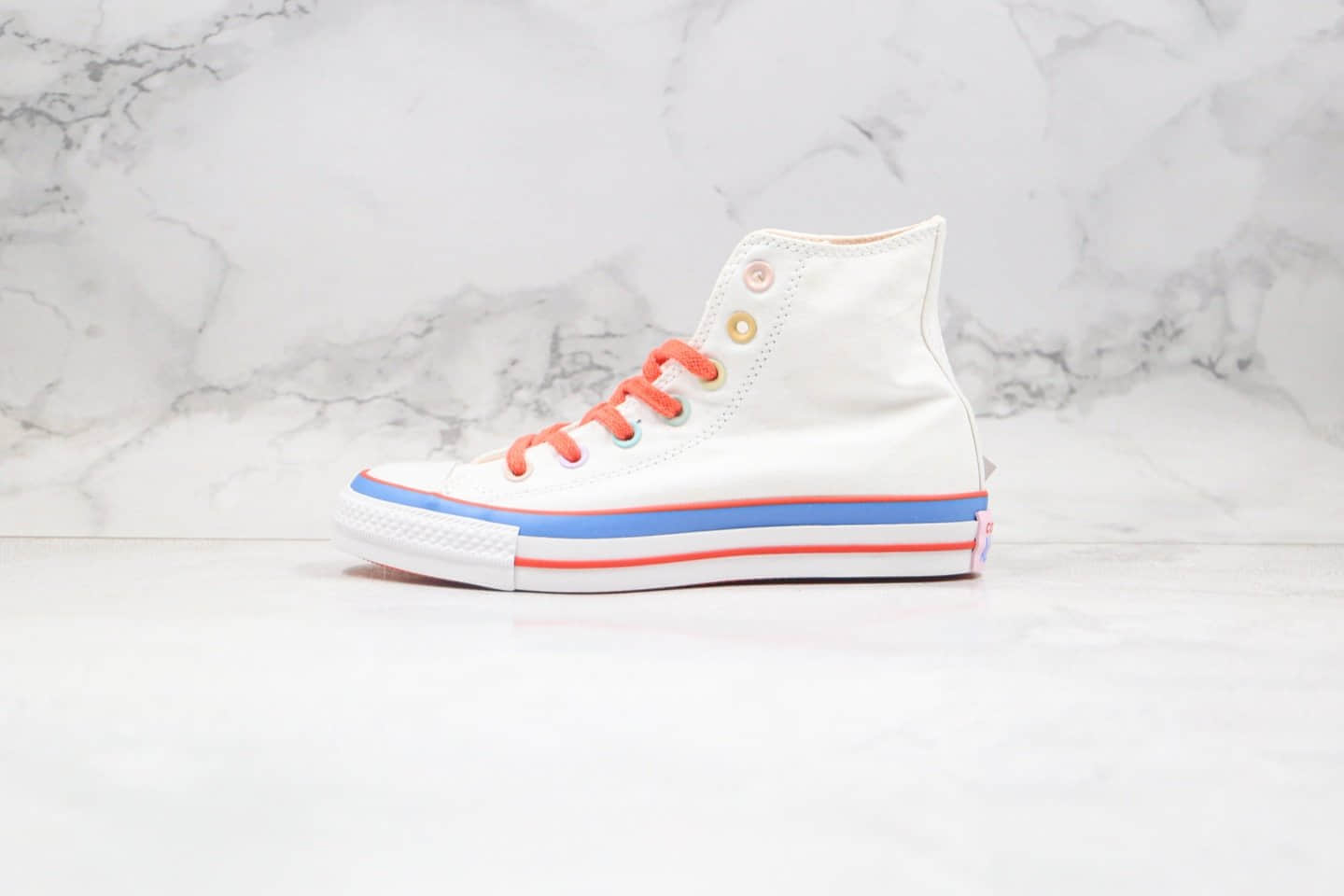 匡威Converse x Mille Bobby Brown公司级版本联名款高帮爱心情人节彩虹奶糖白橙蓝色双围条硫化蓝底 货号:567299C