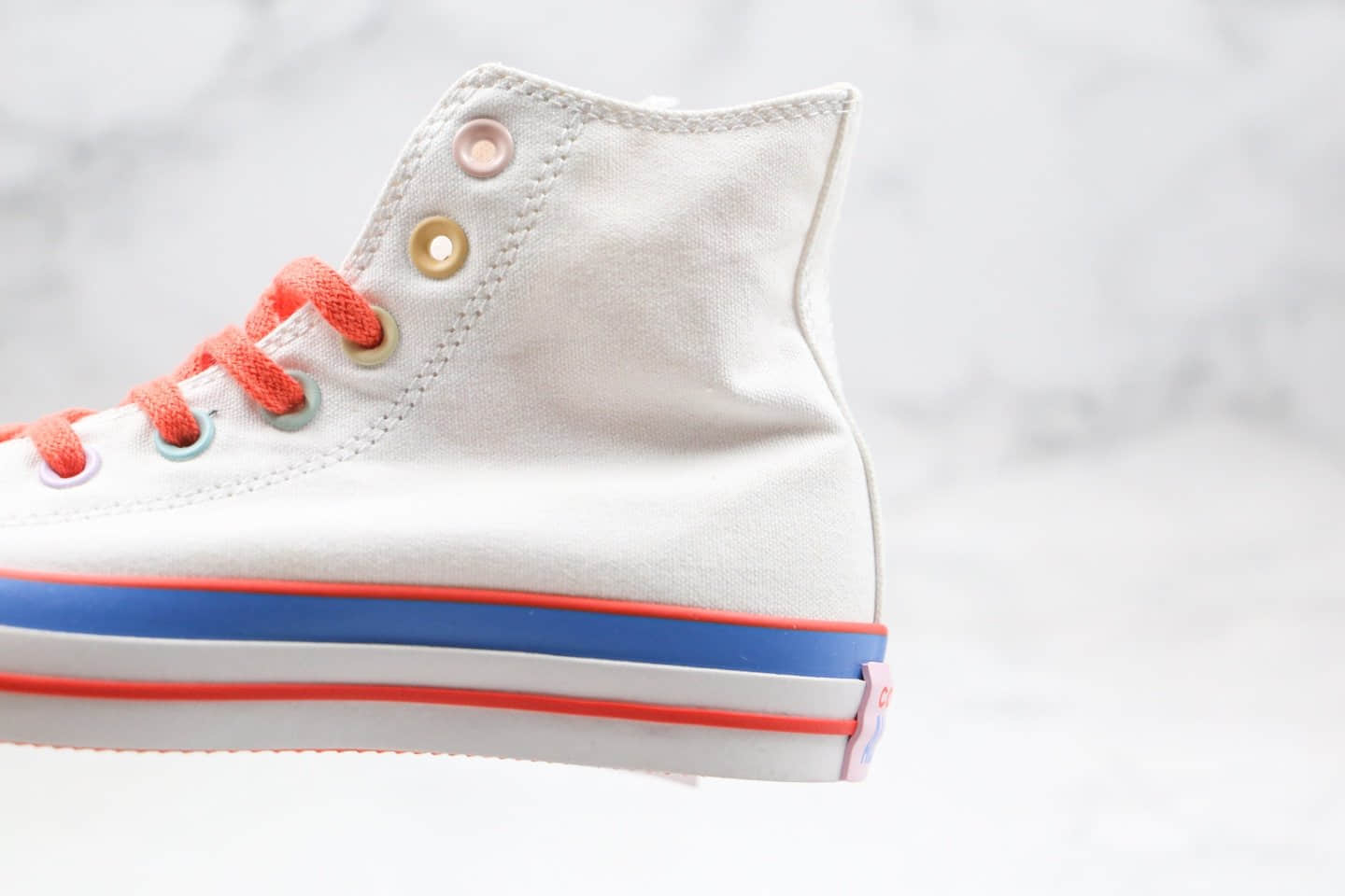 匡威Converse x Mille Bobby Brown公司级版本联名款高帮爱心情人节彩虹奶糖白橙蓝色双围条硫化蓝底 货号:567299C