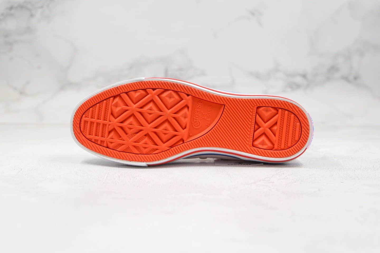 匡威Converse x Mille Bobby Brown公司级版本联名款高帮爱心情人节彩虹奶糖白橙蓝色双围条硫化蓝底 货号:567299C