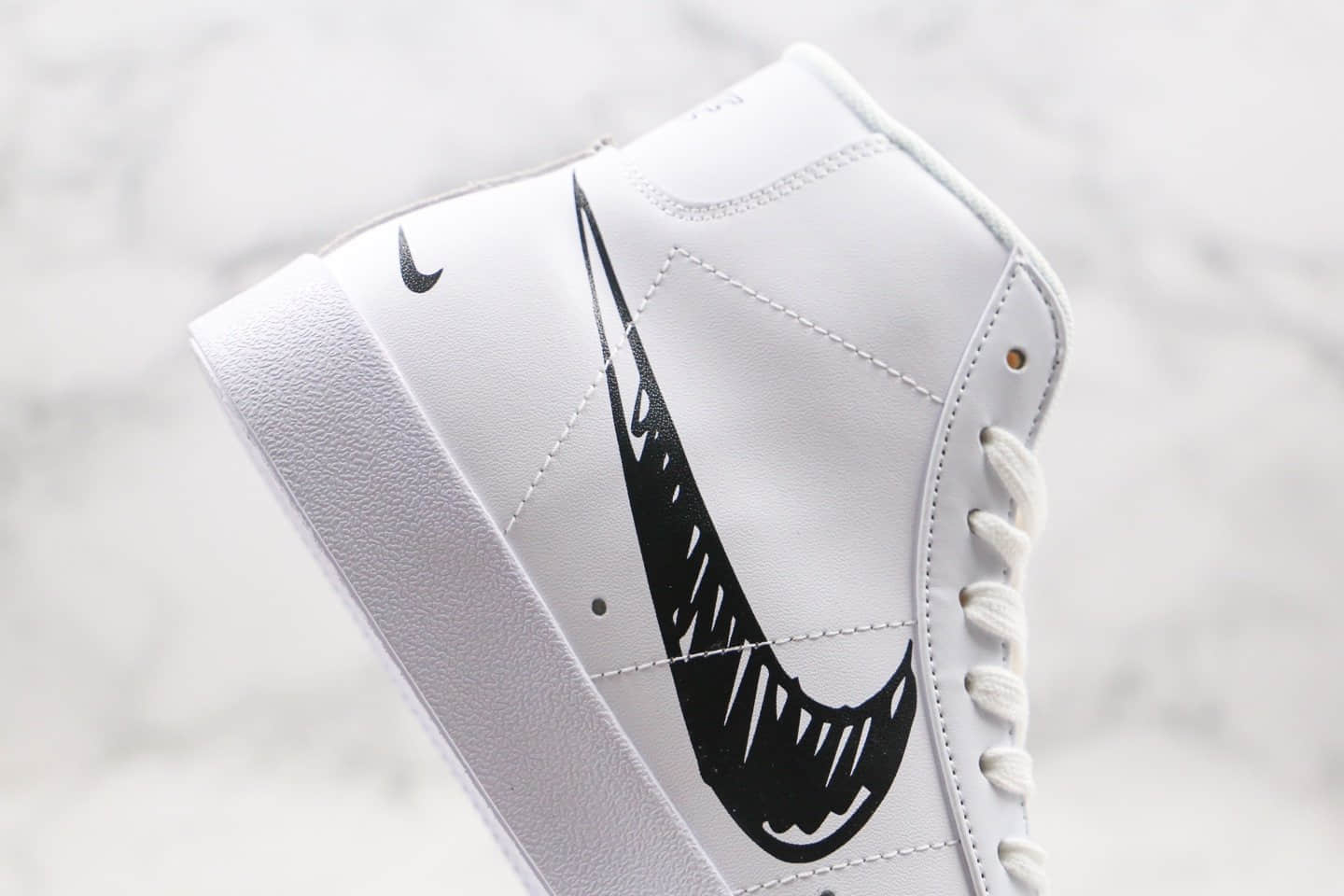 耐克Nike Blazer Mid VNTG 77纯原版本高帮开拓者二次元涂鸦黑勾板鞋白黑配色区别市面通货版本 货号:CW7580-101