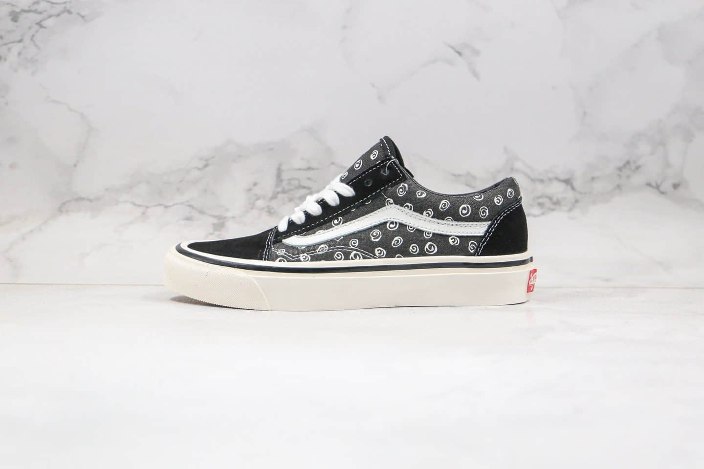 万斯Vans Old Skool 085公司级版本低帮黑白色旋风螺旋丸图案硫化板鞋原盒原标原楦头纸板打造 货号:C09V