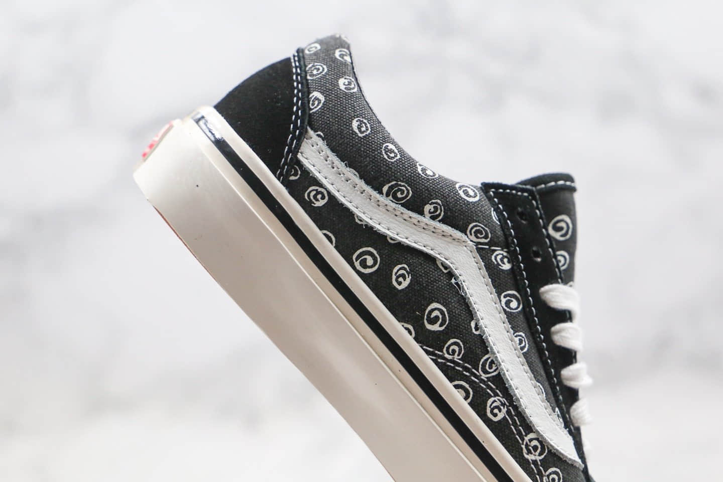 万斯Vans Old Skool 085公司级版本低帮黑白色旋风螺旋丸图案硫化板鞋原盒原标原楦头纸板打造 货号:C09V