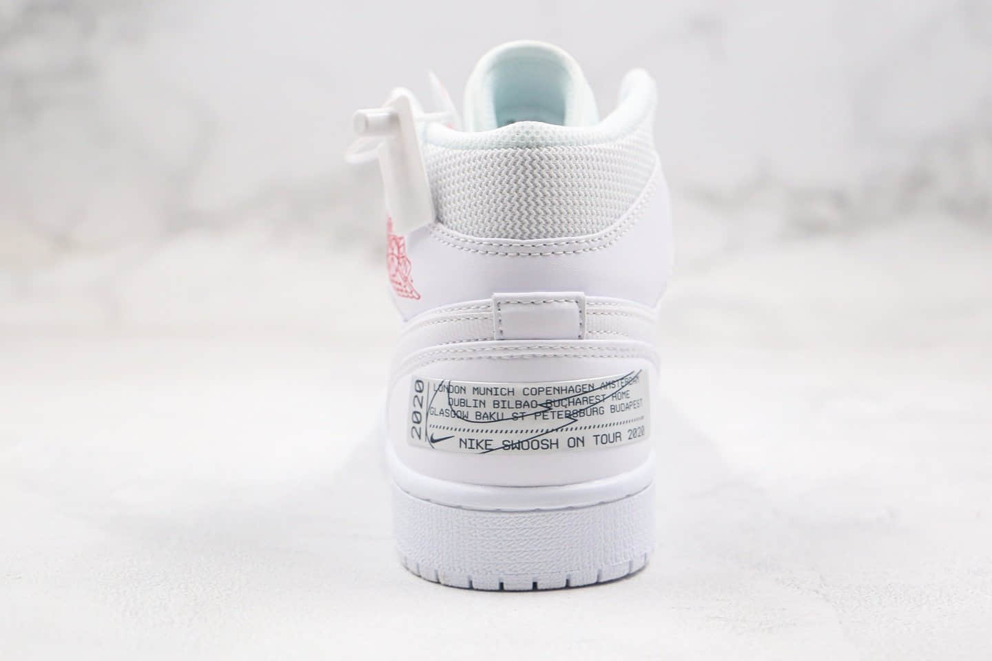 乔丹Air Jordan 1 Mid纯原版本中帮AJ1纯白拆解断勾配色内置气垫原鞋开模一比一打造 货号：CW7589-100